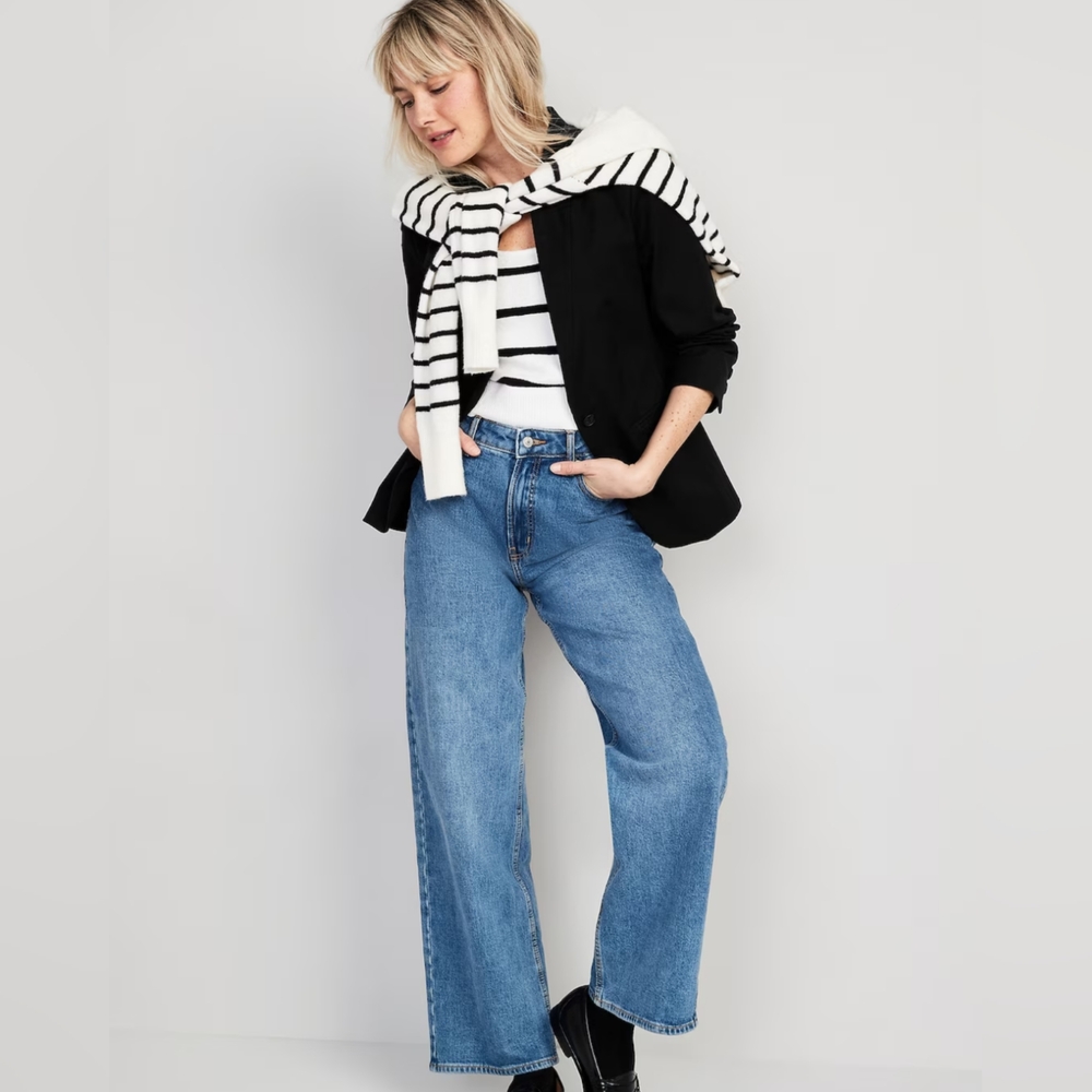Old Navy Pixie Blazer in Black, Petite Small - Picture 3 of 9